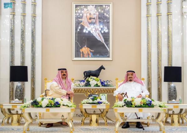 خادم الحرمين يستقبل ملك البحرين