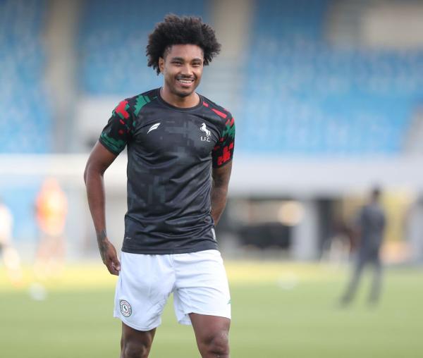 كارتيرون يستعد للوحدة بفريقين