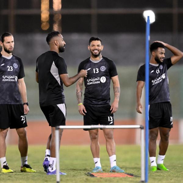 مدرب الشباب يركز على 'الإنهاء' قبل مواجهة الفيحاء