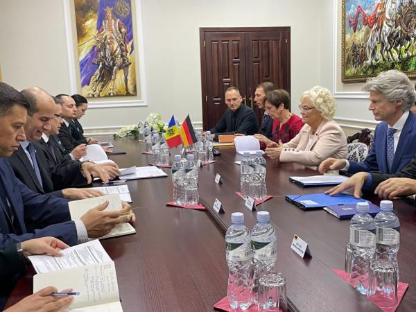 ألمانيا: نتعهد بتقديم مساعدات عسكرية لمولدوفا