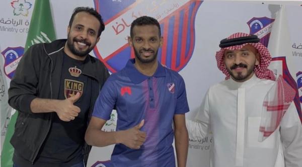 تسجيل 3 لاعبين في كشوفات نادي عكاظ