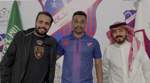 تسجيل 3 لاعبين في كشوفات نادي عكاظ