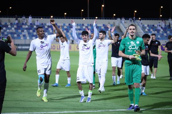 الأخدود.. يطفئ الشعلة ويواصل الصدارة
