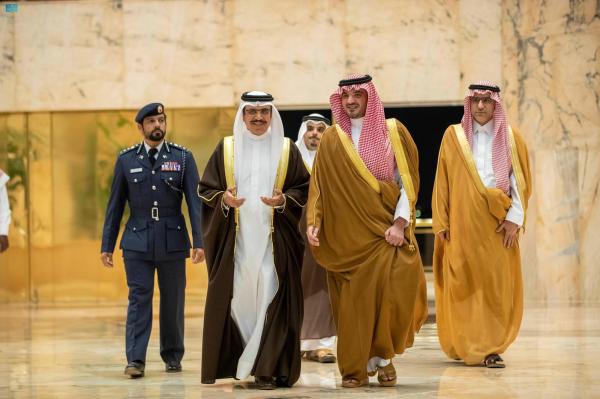 وزير الداخلية البحريني يصل الرياض