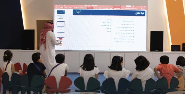 «أجنحة الطفل».. فعاليات تتنوع بين التعليم والترفيه في معارض الكتاب