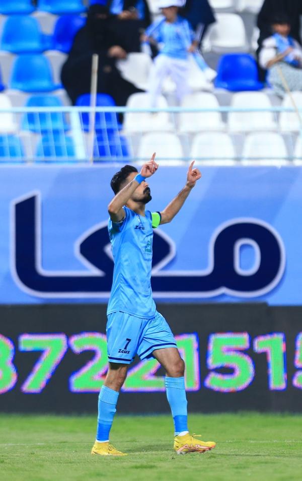 الباطن يحصد أولى نقاطه في دوري روشن بتعادل أمام ضمك