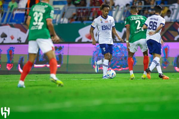 'الاتفاق' يُسقط 'الهلال' في فخ التعادل السلبي