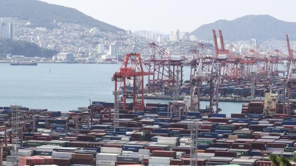 انخفاض صادرات كوريا الجنوبية بنسبة 20.2%