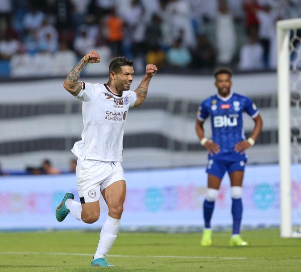 الهلال فقد إثارته ..والشباب يواصل صدارته