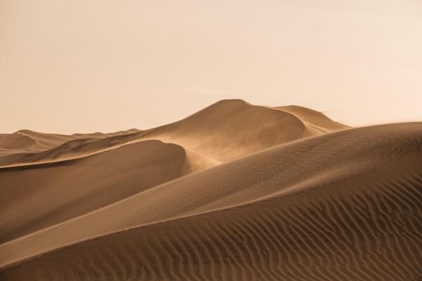 يمكن التخلص من بعض الآلام المزمنة والأمراض من خلال الرمال وأشعة الشمس - مشاع إبداعي