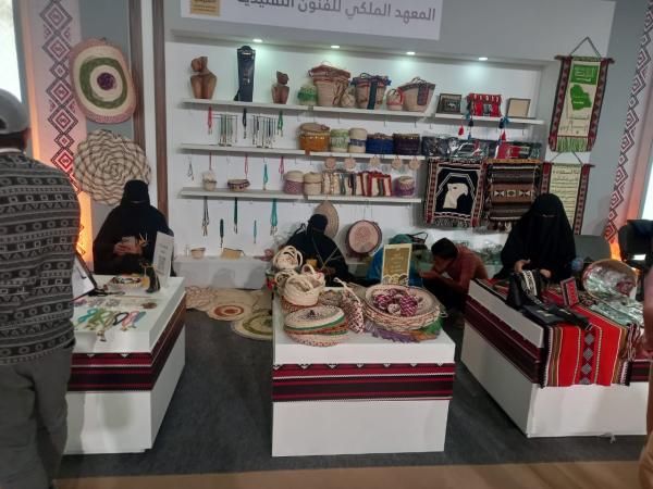 بالصور.. زوّار بمعرض «تراثنا» المصري يشيدون بالحرف اليدوية السعودية