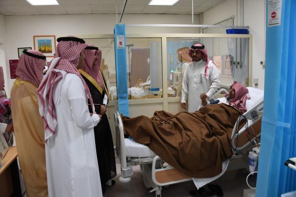 محافظ الأحساء يتفقد الخدمات الطبية بمستشفى الأمير سلطان بن عبدالعزيز