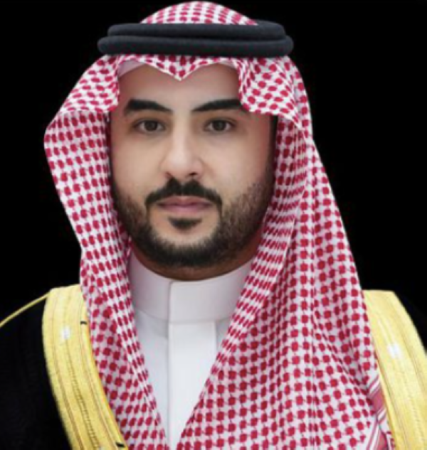 وزير الدفاع يتلقى اتصالًا هاتفيًا من وزير الدفاع البريطاني