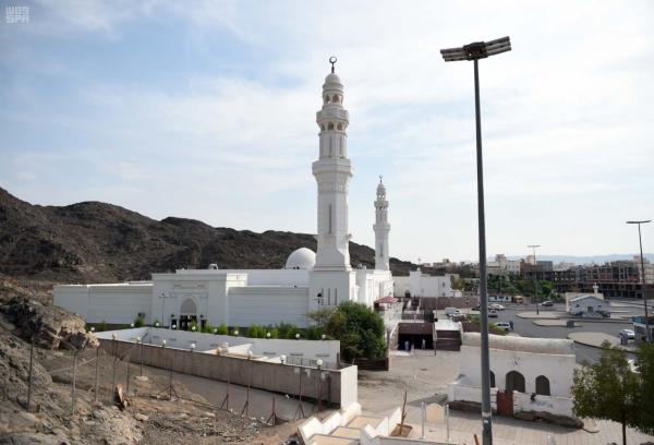 عوالق ترابية على محافظتي الحناكية والمهد