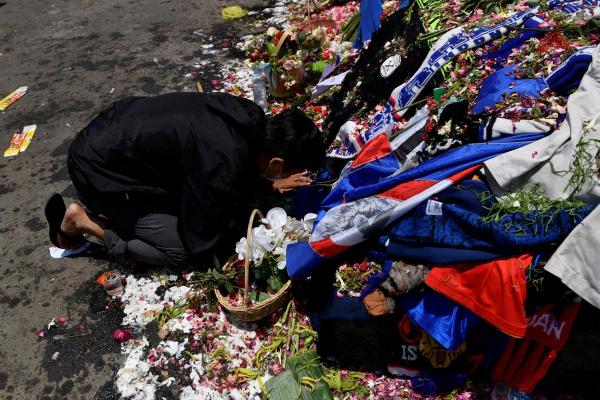 الغاز المسيل للدموع وراء مقتل العشرات في إندونيسيا