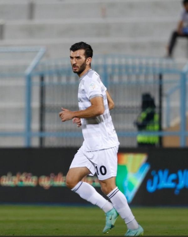 الطائي يبحث عن فوزه الأول على الهلال منذ 17 عاما