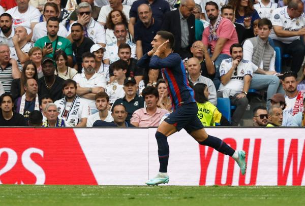 فيديو | توريس يسجل هدف برشلونة الأول أمام ريال مدريد