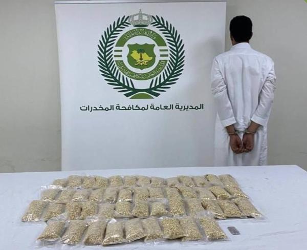 توقيف مواطن بحوزته 99 ألف قرص «إمفيتامين»