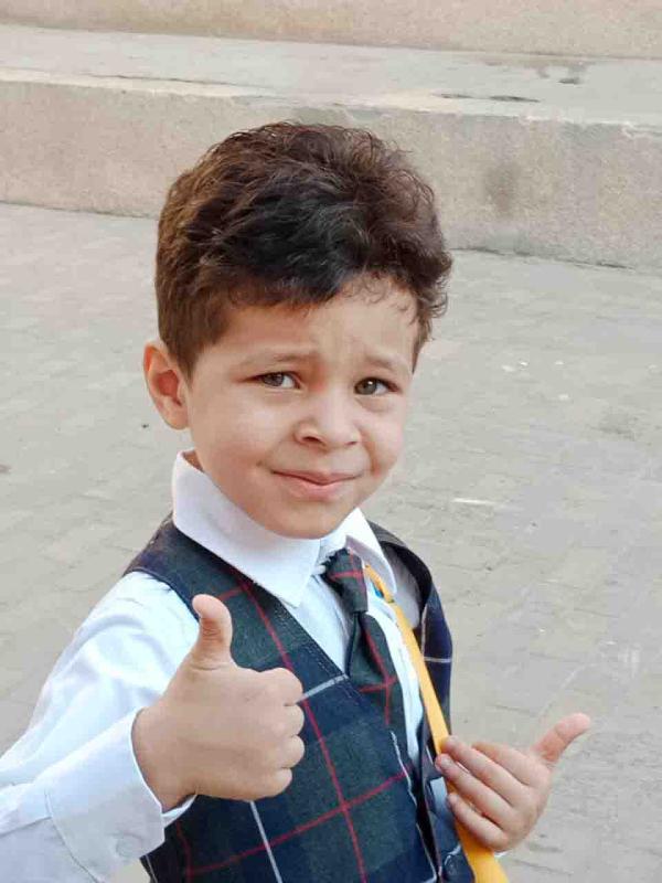 بعد 12 يوما من وفاته.. «طفل الحافلة» يوارى الثرى