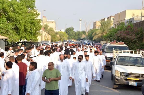 بعد 12 يوما من وفاته.. «طفل الحافلة» يوارى الثرى