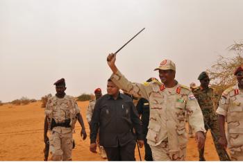 نائب رئيس المجلس السيادي السوداني وقائد الدعم السريع بزيارة ميدانية لقواته- اليوم