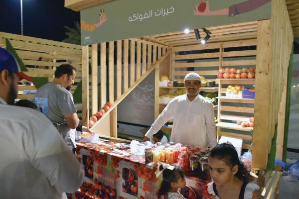 10 آلاف زائر في أول أيام «سوق المزارعين - الرمان»