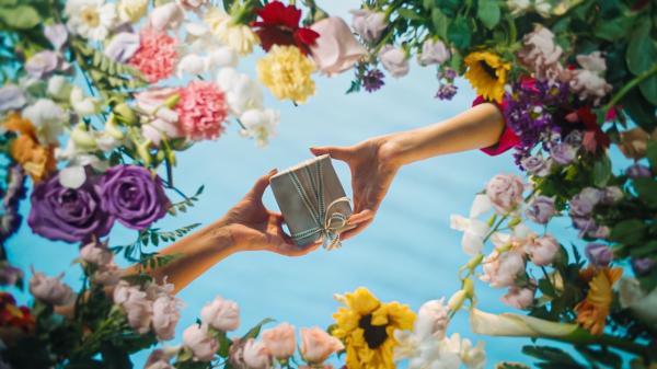 فلاورد توسع مجموعة هداياها