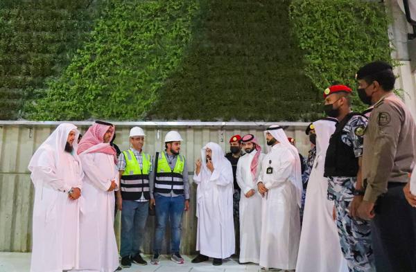 تدشين مبادرة «الغطاء النباتي» بساحات المسجد الحرام