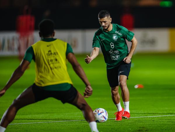 عودة سالم الدوسري وعبدالله مادو تنعش المنتخب السعودي