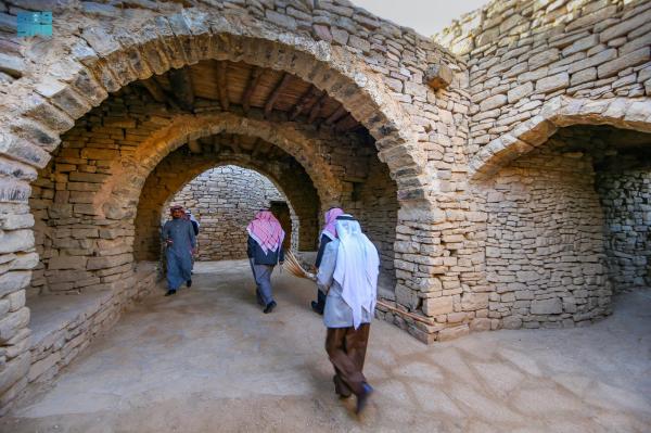 «دومة الجندل»..سياحة البحر والتراث والخضرة في مكان واحد