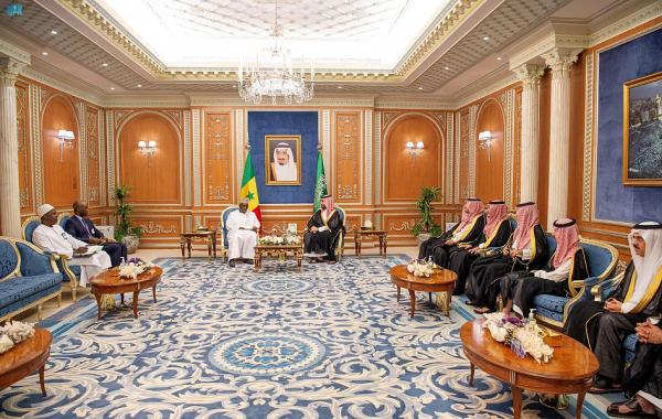 ولي العهد يستقبل رئيس السنغال ويستعرضان العلاقات الثنائية بين البلدين