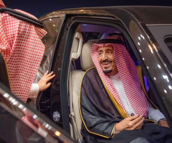 عاجل | خادم الحرمين يصل إلى الرياض قادما من جدة