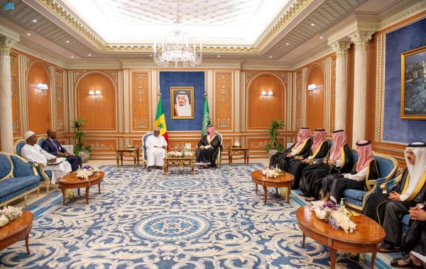 ولي العهد يبحث التعاون المشترك مع رئيس السنغال