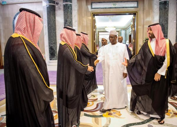 ولي العهد يبحث التعاون المشترك مع رئيس السنغال