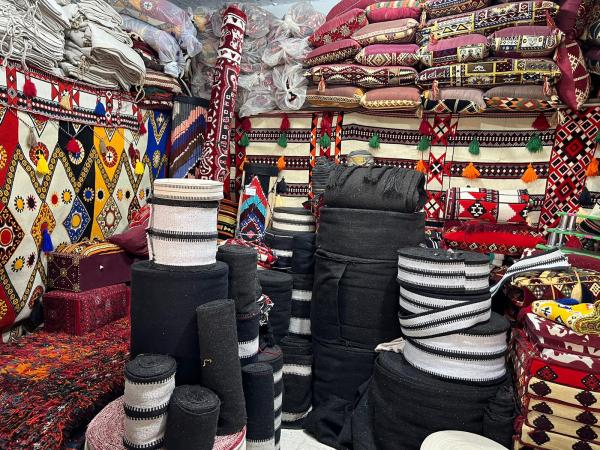 الشتاء ينعش مبيعات «بيوت الشعر» بحفر الباطن