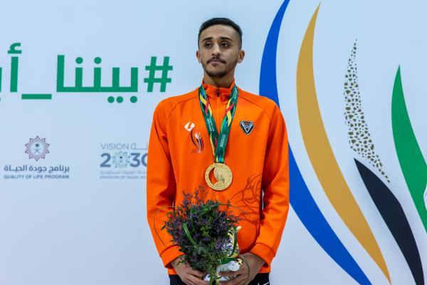 علي العيسى.. متخصص الأرقام القياسية..!!