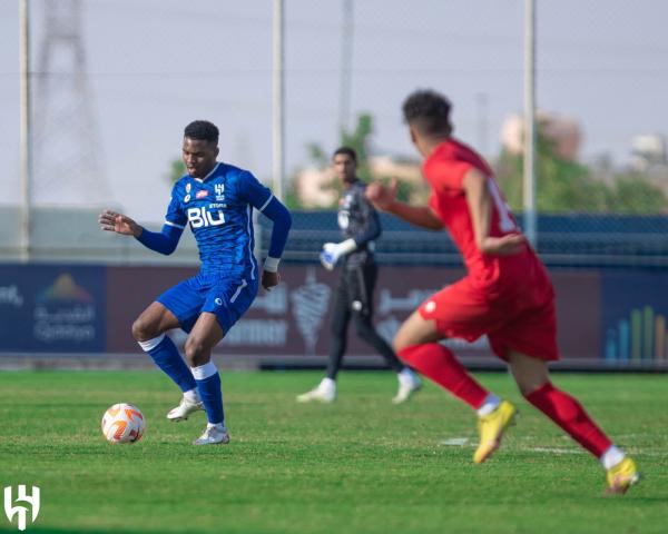 التعاون يخطف صدارة دوري الشباب من الهلال