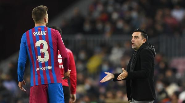 'برشلونة فوق الجميع'.. تشافي يؤيد اعتزال بيكيه