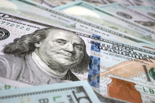 الدولار يرتفع وسط آمال تخفيف قيود كوفيد في الصين