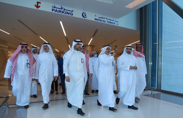 وزير الصحة يزور مستشفى المواساة بالدمام