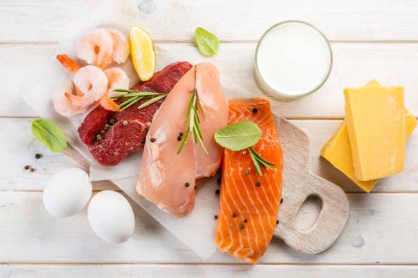 توفر اللحوم بعض العناصر الغذائية المهمة والتي يندر وجودها في النباتات - مشاع إبداعي