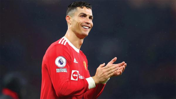 مفاجأة.. رونالدو يتمنى تتويج هذا الفريق بالدوري الإنجليزي