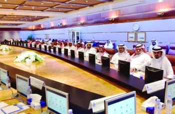مستثمرون يبحثون تحديات القطاع - اليوم
