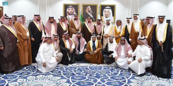 أمير نجران يلتقي بعدد من الإعلاميين والمثقفين المشاركين في ملتقى الإعلام التوافقي - واس