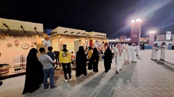 إقبال كبير على المهرجان - اليوم