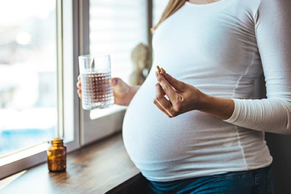 حمض الفوليك يقي الجنين من الإصابة بالصلب المشقوق- مشاع إبداعي