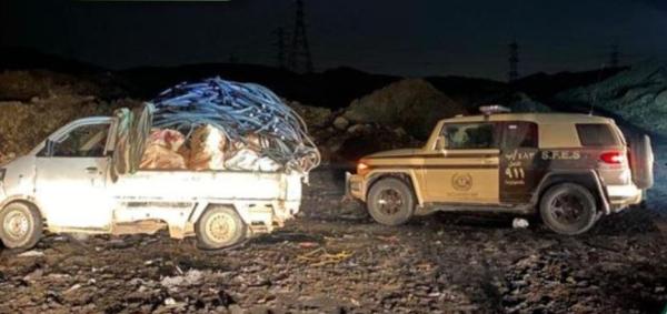 ضبط مخالفين لتلويثهما البيئة بحرق مخلفات صناعية في مكة