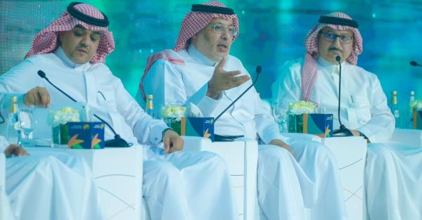 «الصناعة»: تبني التقنيات المتقدمة يسهم في خلق وظائف جاذبة للكوادر الوطنية