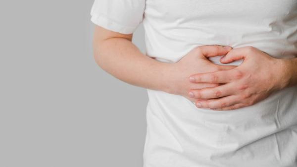 بعد مرض أنغام.. ما هو الانسداد الجزئي بالأمعاء وكيف يمكن علاجه؟