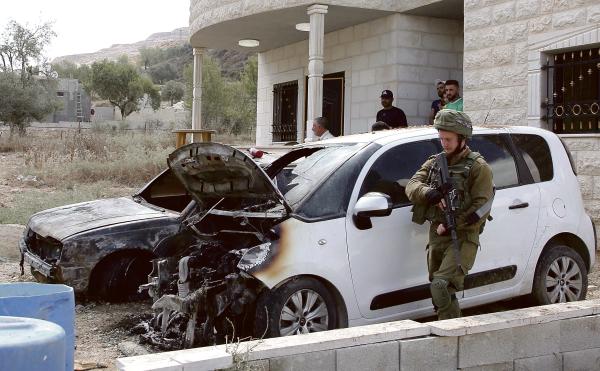 مستوطنون يواصلون الاعتداء على الفلسطينيين في رام الله والخليل ونابلس